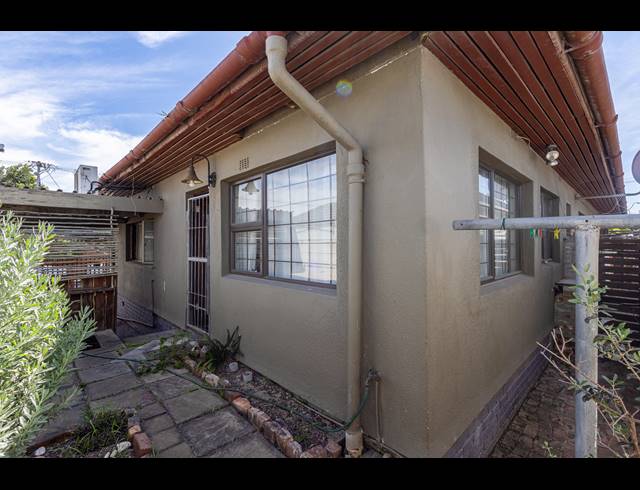 5 BEDROOM HOUSE FOR SALE IN OAKDALE